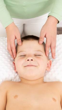 Bienfaits massages pour enfant comment faire