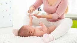 comment faire massage bébé les bienfaits